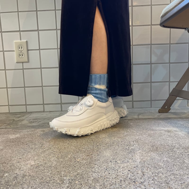 pg / THROUGH | FLUTTER