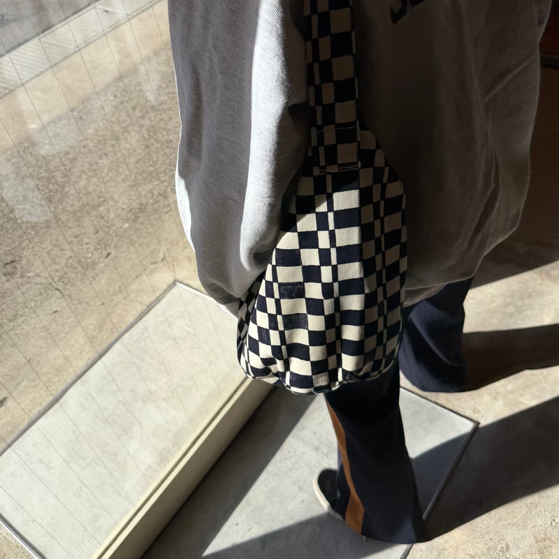 PHEENY / Checkered Bucket Tote Bag | FLUTTER