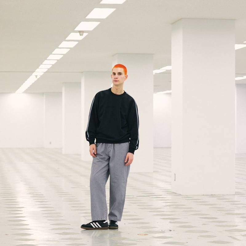 COMFORTABLE REASON / Fade Denim Slacks | FLUTTER
