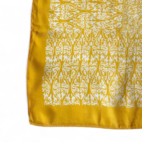 rajabrooke / WAU FUJITATE SCARF