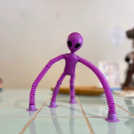 Alien pop tube