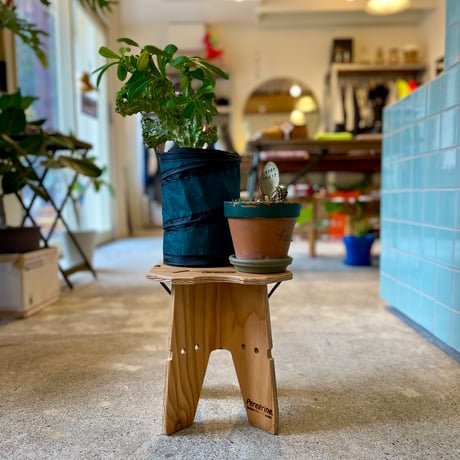 Peregrine Design Factory / RABBIT STAND