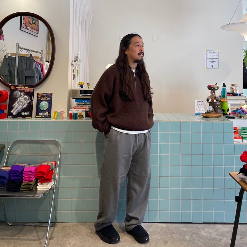 COMFORTABLE REASON / Harf Zip Knit | FLUTTER