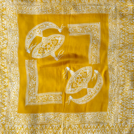 rajabrooke / WAU FUJITATE SCARF