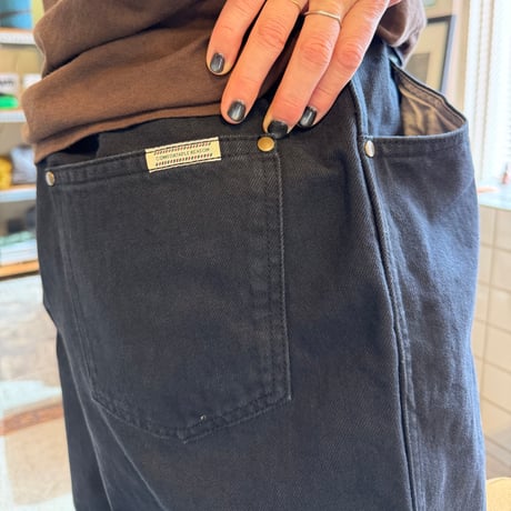 COMFORTABLE REASON / Surface Dyed Denim