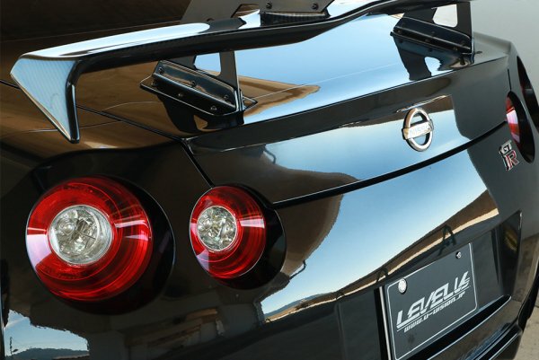 R35 GTR トランクリップスポイラー | V-VISION公式ショップ