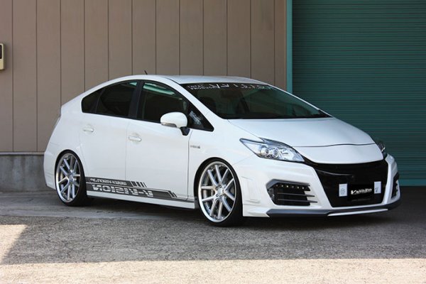 プリウス30系 グリル一体式フロントバンパースポイラー | V-VISION公式