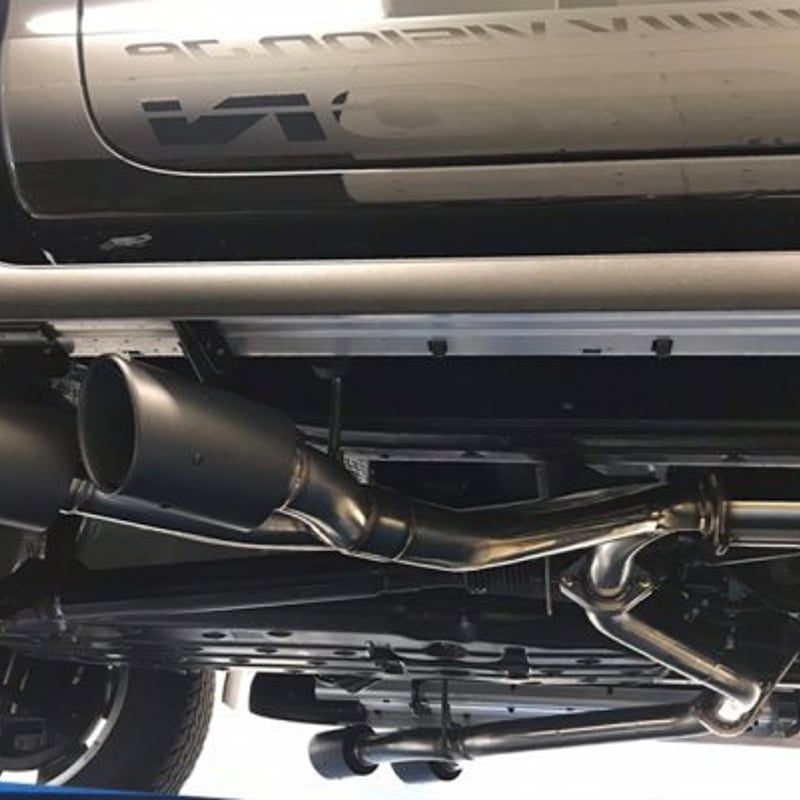 ハイラックス　サイド2本出しマフラー　GUN125 ハイラックス(GUN125) 左右2本出しサイドマフラー（テール