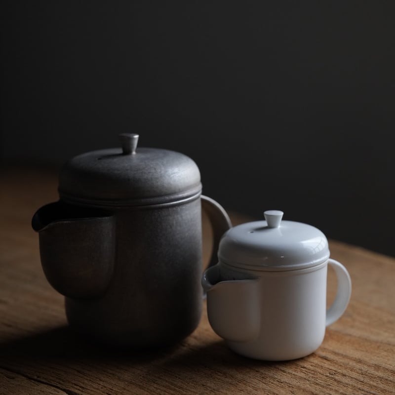白釉ペリカン茶壷 / 服部竜也 | gallery yaichi