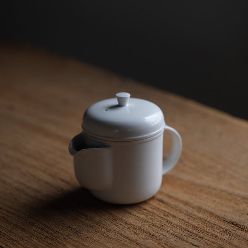 白釉ペリカン茶壷 / 服部竜也 | gallery yaichi