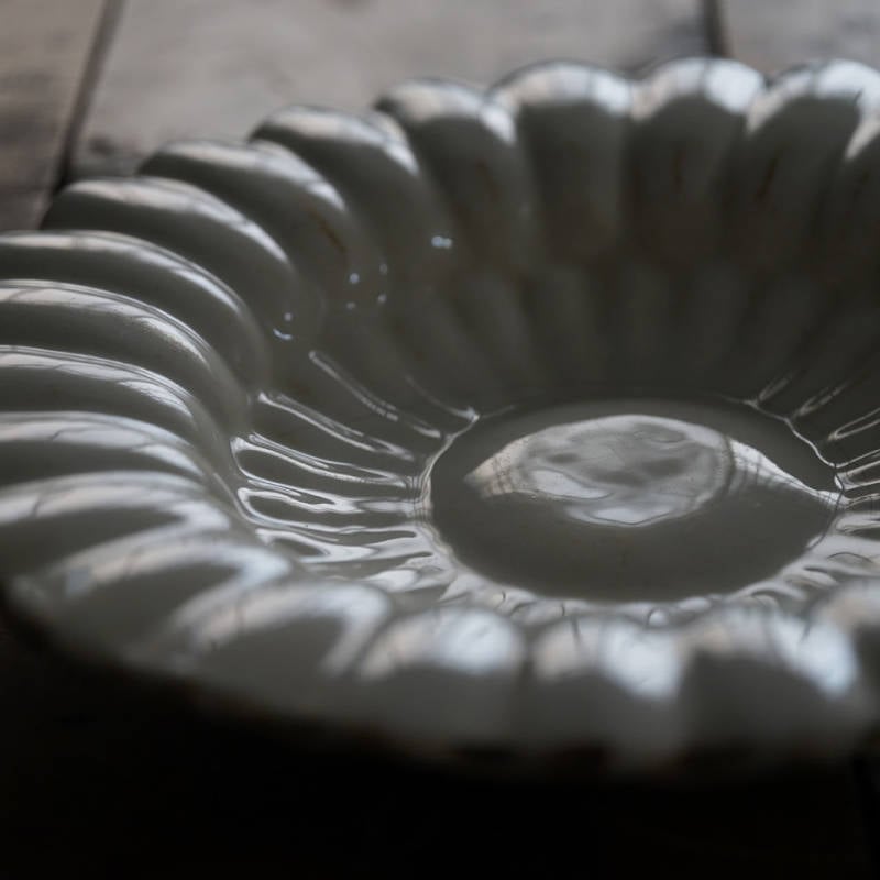 デルフト輪花大皿 / 17世紀・オランダ | gallery yaichi デルフト輪花大皿 / 17世紀・オランダ | gallery yaichi