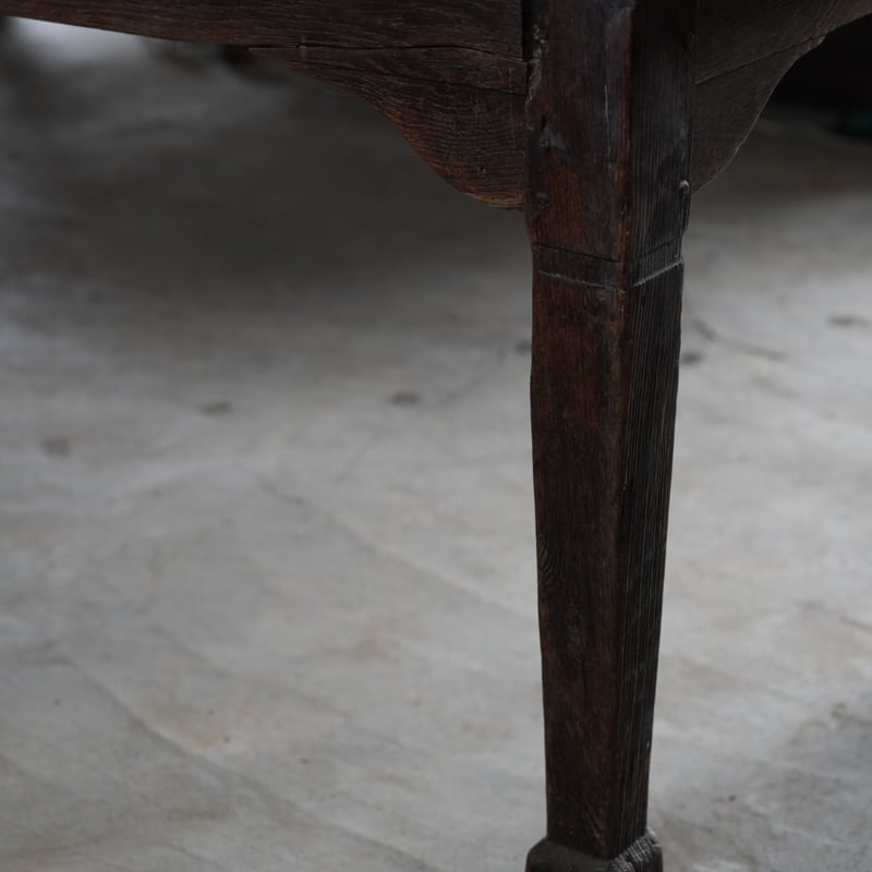 French Table フランスの古いテーブル French Table フランスの古いテーブル French Table – Round