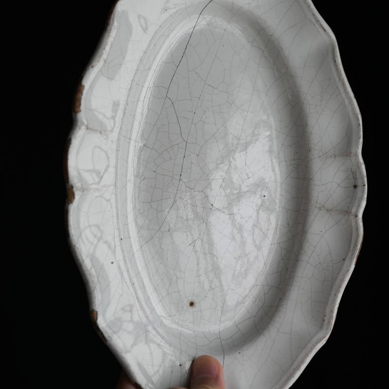 古いファイアンス白錫釉 花リムオーバル皿 粗 18世紀 1700年代 古いファイアンス白錫釉 花リムオーバル皿 粗 18世紀 1700年代
