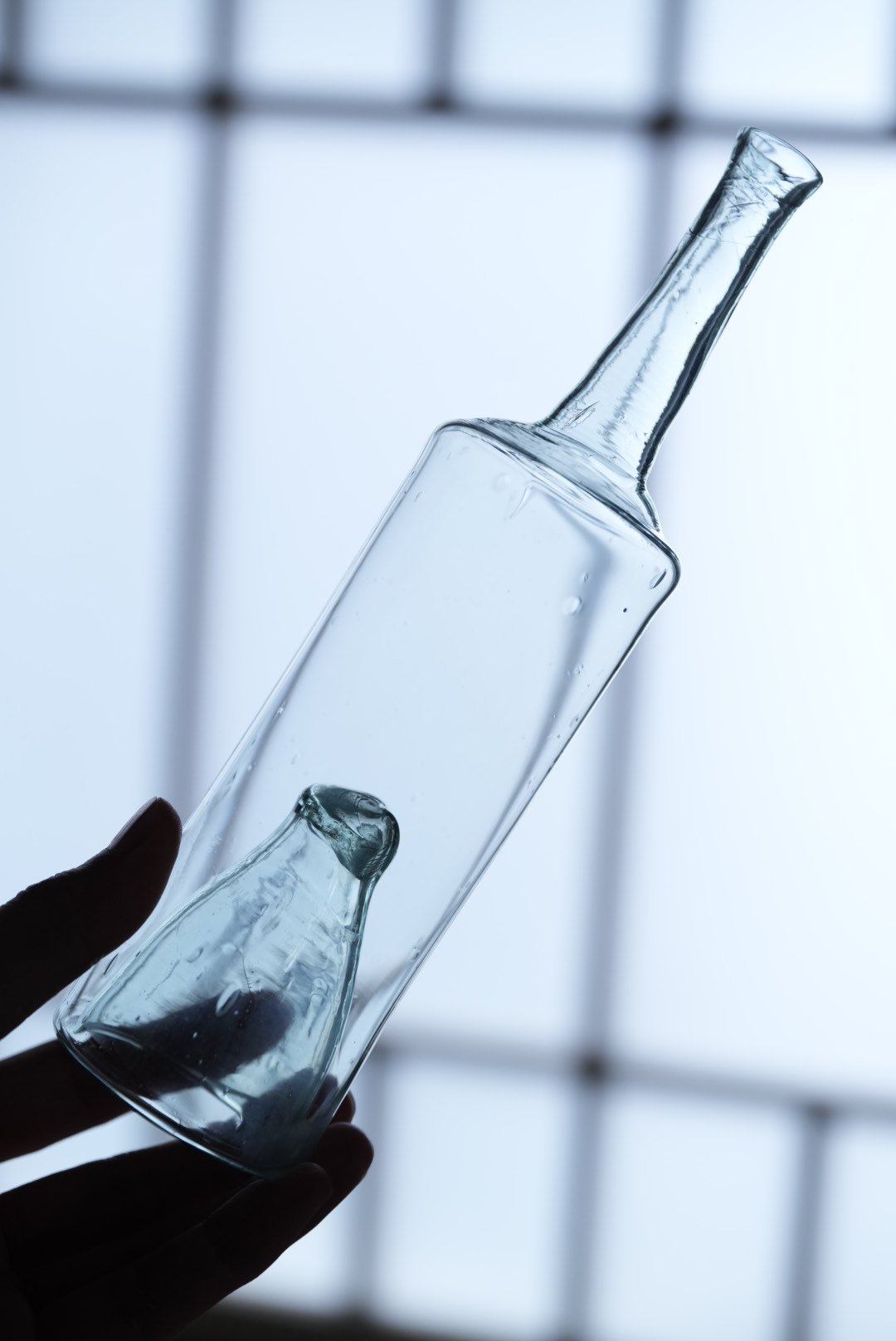 1700年代 手吹きガラスの底上げの香水瓶 薬瓶 / 18世紀・フランス 02