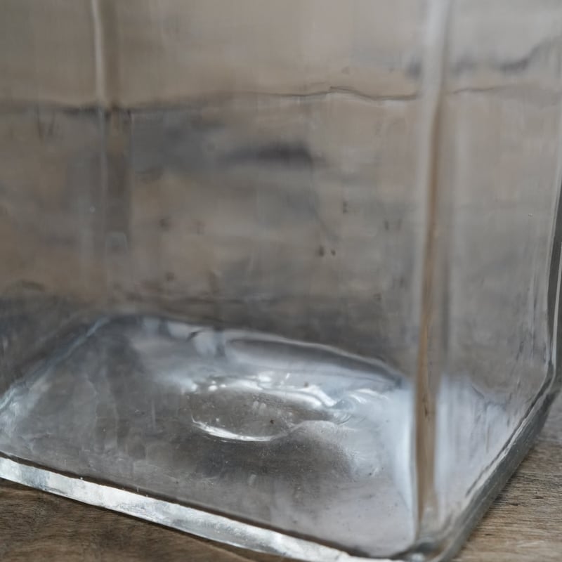 古い宙吹きガラスの角瓶 酒瓶 / 19世紀・スウェーデン | gallery yaichi