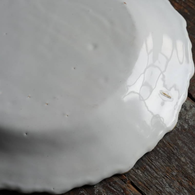 マニセス 花リム サラディエ 皿 ファイアンス ロアンヌ 白錫釉  /J554 fit=scale-down,w=1200