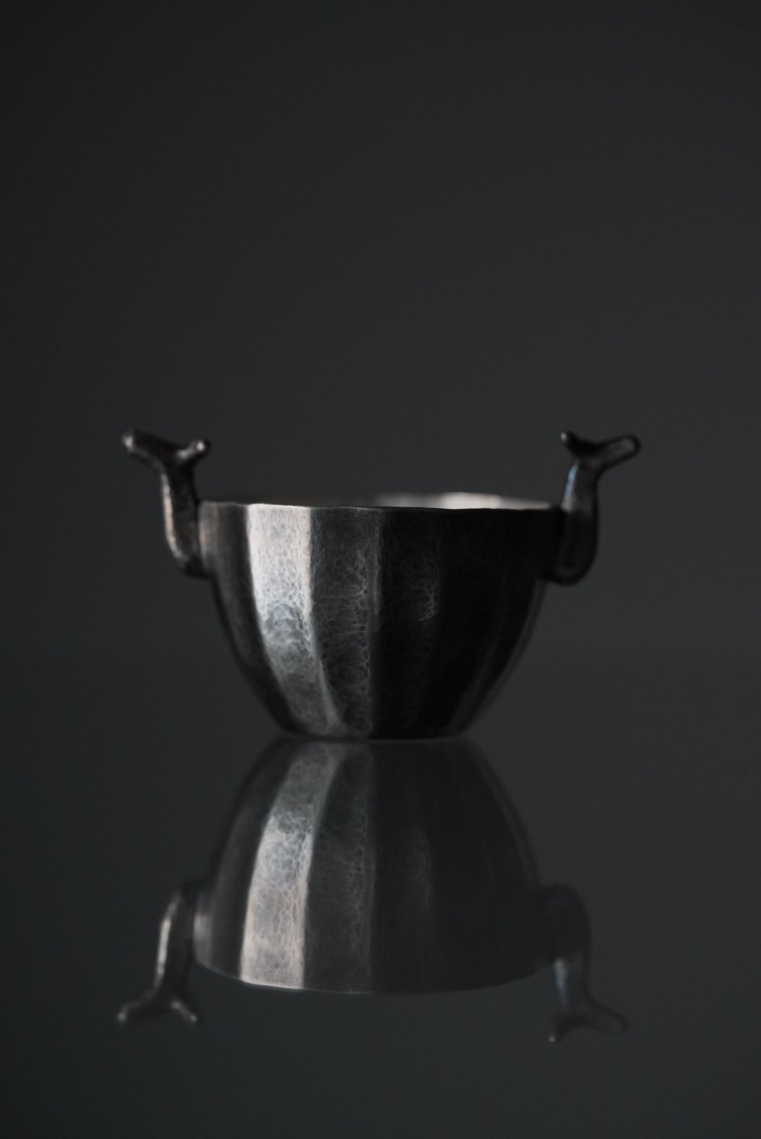 南鐐鹿酒盃 / 長谷川竹次郎 | gallery yaichi
