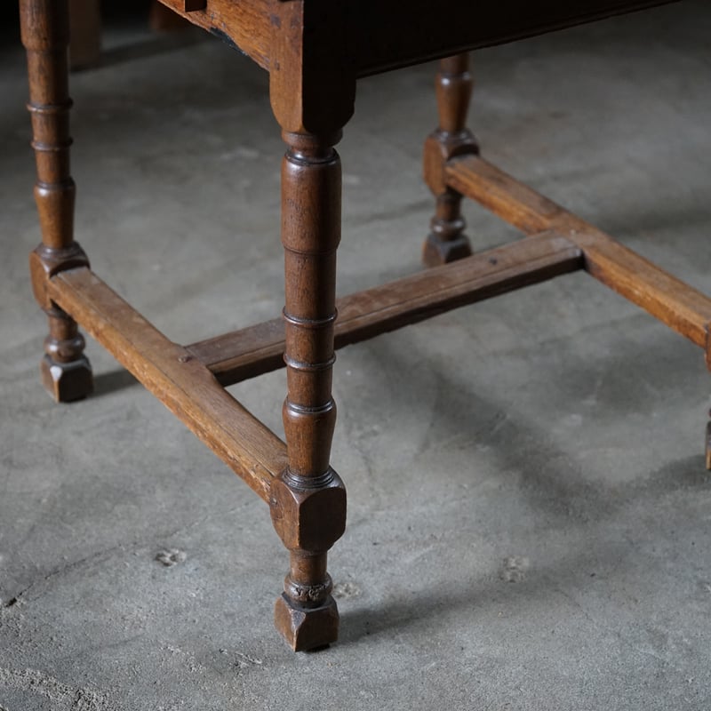 アンティークフランスダークブラウン楕円形木製座卓 最新入荷 アンティークフランスダークブラウン楕円形木製座卓