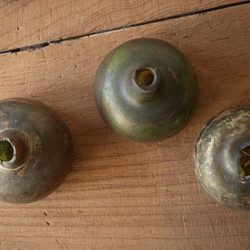 18世紀 銀化した発掘のオニオンボトル3点組 / （1700年代初頭