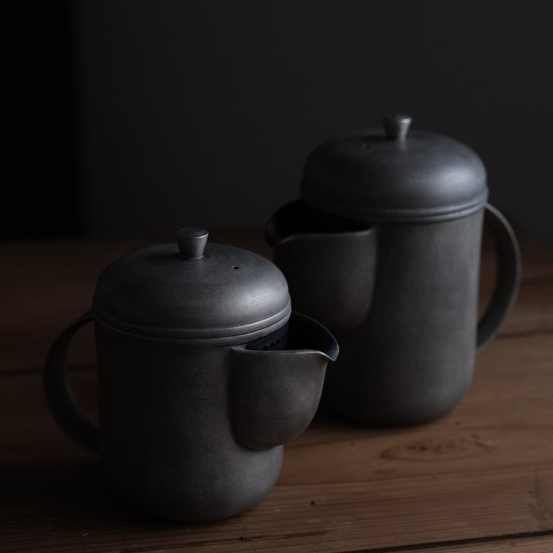 新品未使用　服部竜也　ペリカンピッチャー　黒釉　作家　ポット　器　紅茶　珈琲 服部竜也さんの作品「ペリカンジャグ」「ペリカンポット」のご紹介です