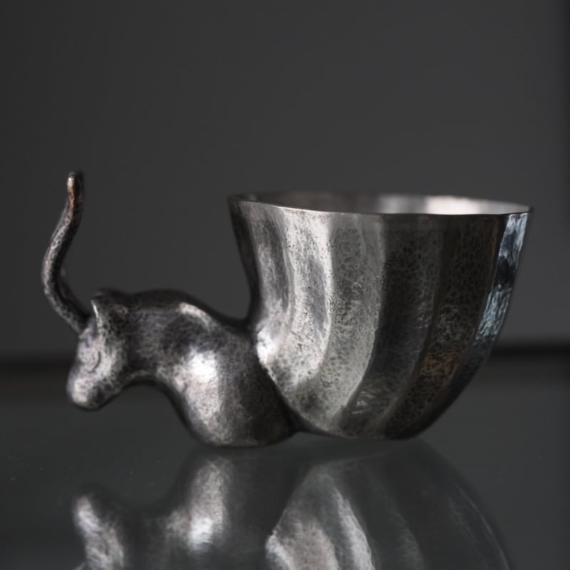 南鐐羚羊装酒盃 / 長谷川竹次郎 | gallery yaichi