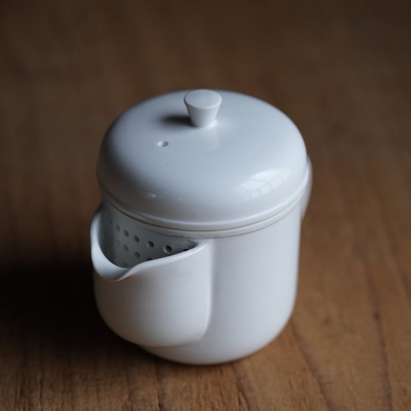 白釉ペリカン茶壷 / 服部竜也 | gallery yaichi