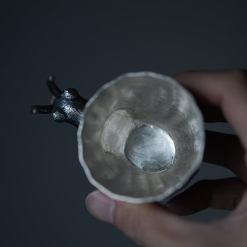 南鐐羚羊装酒盃 / 長谷川竹次郎 | gallery yaichi
