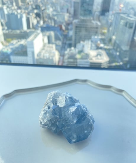 【博愛と休息の石】虹入りセレスタイト原石