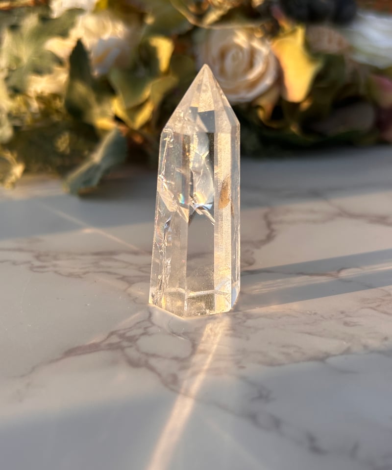 幸運に導く】レインボー水晶 六角柱ポイント ファントムクォーツ
