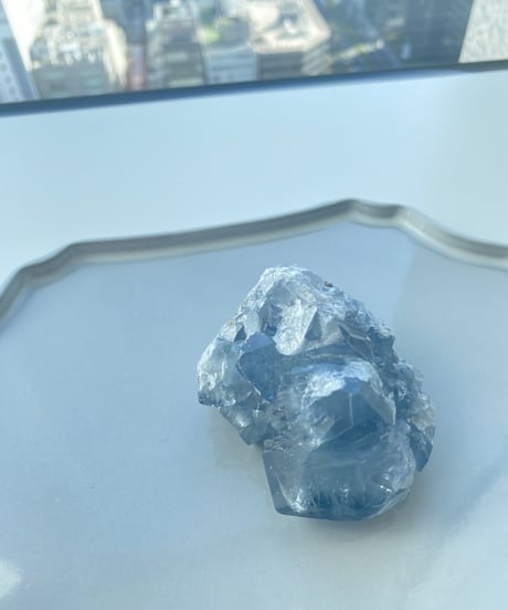 【博愛と休息の石】虹入りセレスタイト原石