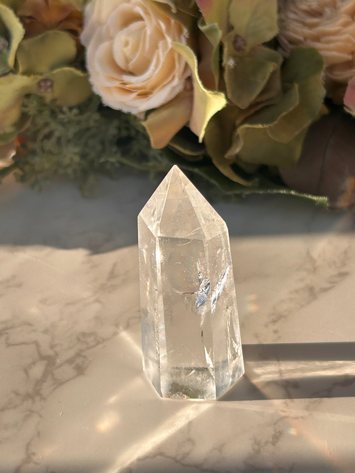 幸運に導く】レインボー水晶 六角柱ポイント ファントムクォーツ