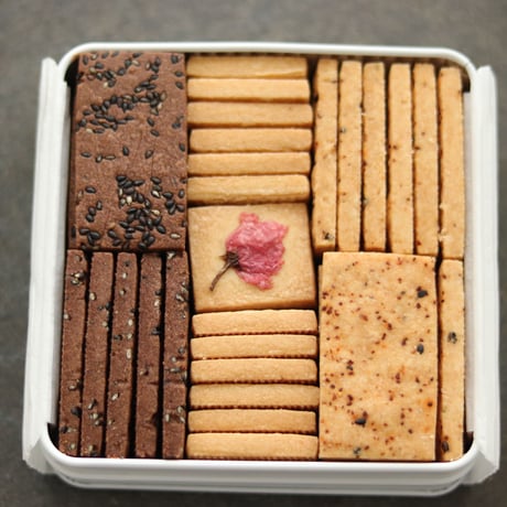 和のクッキー缶＜春＞