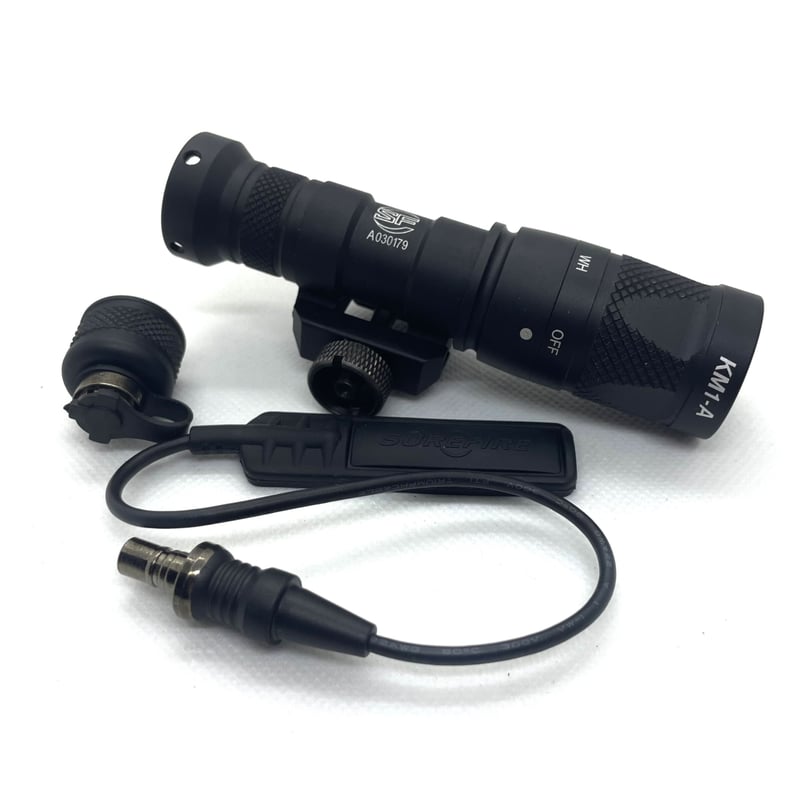 実物 SUREFIRE ウェポンライト 米軍実物 SUREFIRE/M951 ウェポンライト