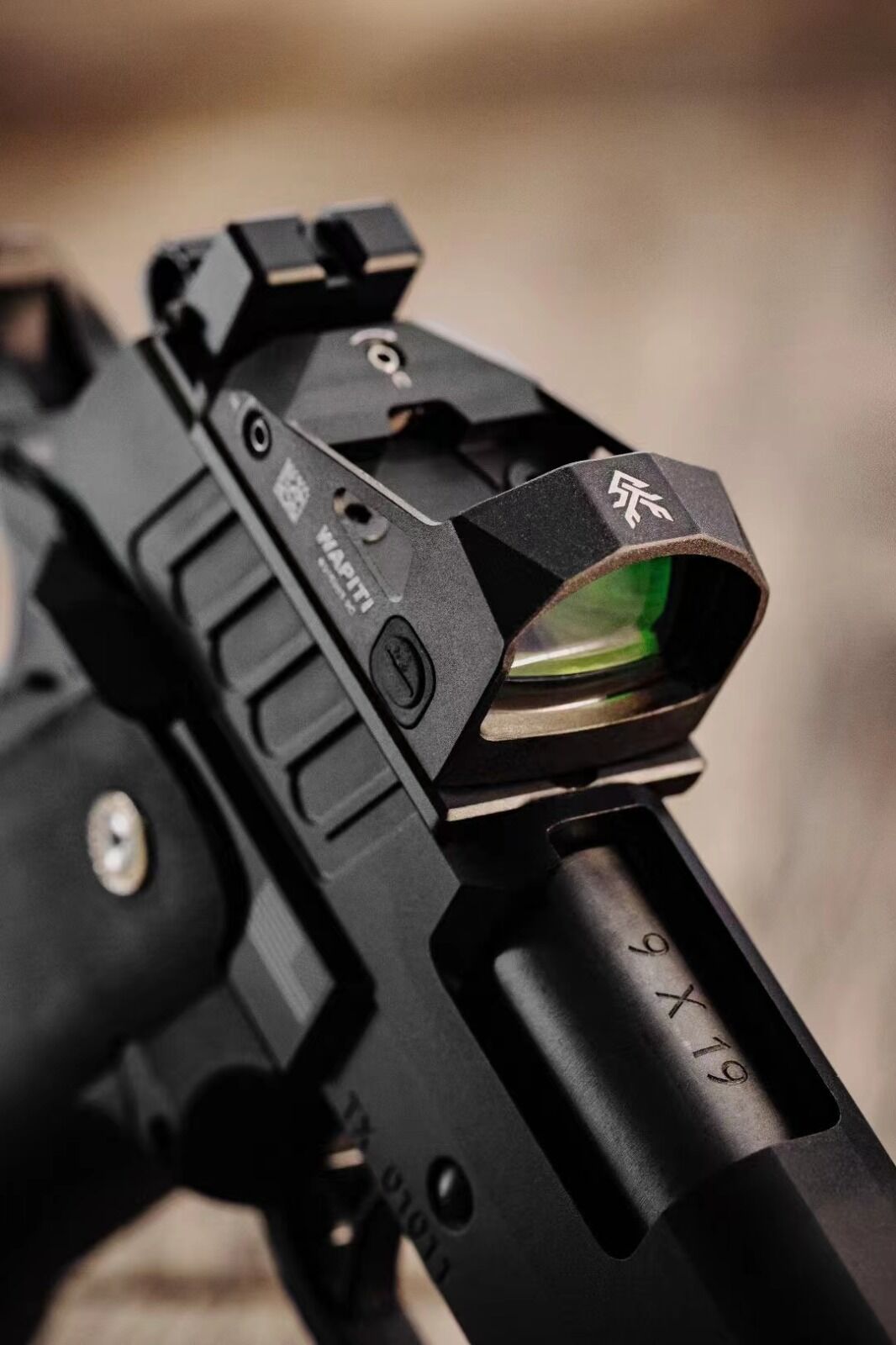 SWAMP DEER OPTICS HD 1×24 Mini ドットサイト（実銃対応規格） |