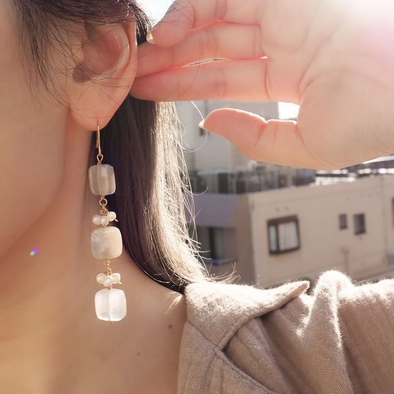 pierce 〗スクエアメノウとチビ淡水パールのピアス | mer scintillante