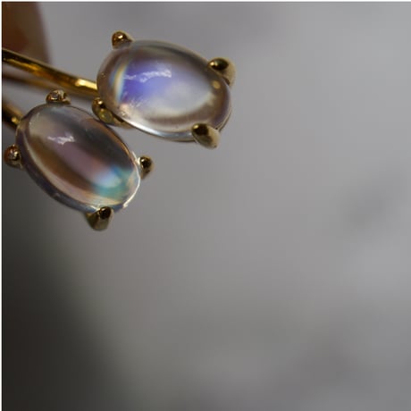 ムーンストーンピアス | STORES