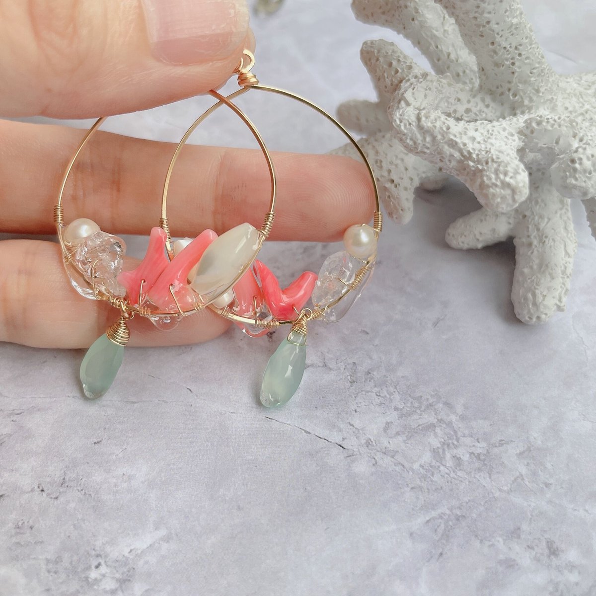 pierce 〗レジンがしたたる天然石ピアス(ピンク珊瑚) | mer scintillante
