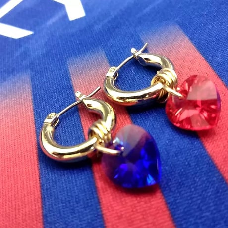 TRUE ROCKS カプセル型ピアス 青色赤色 2個 TRUE ROCKS カプセル型