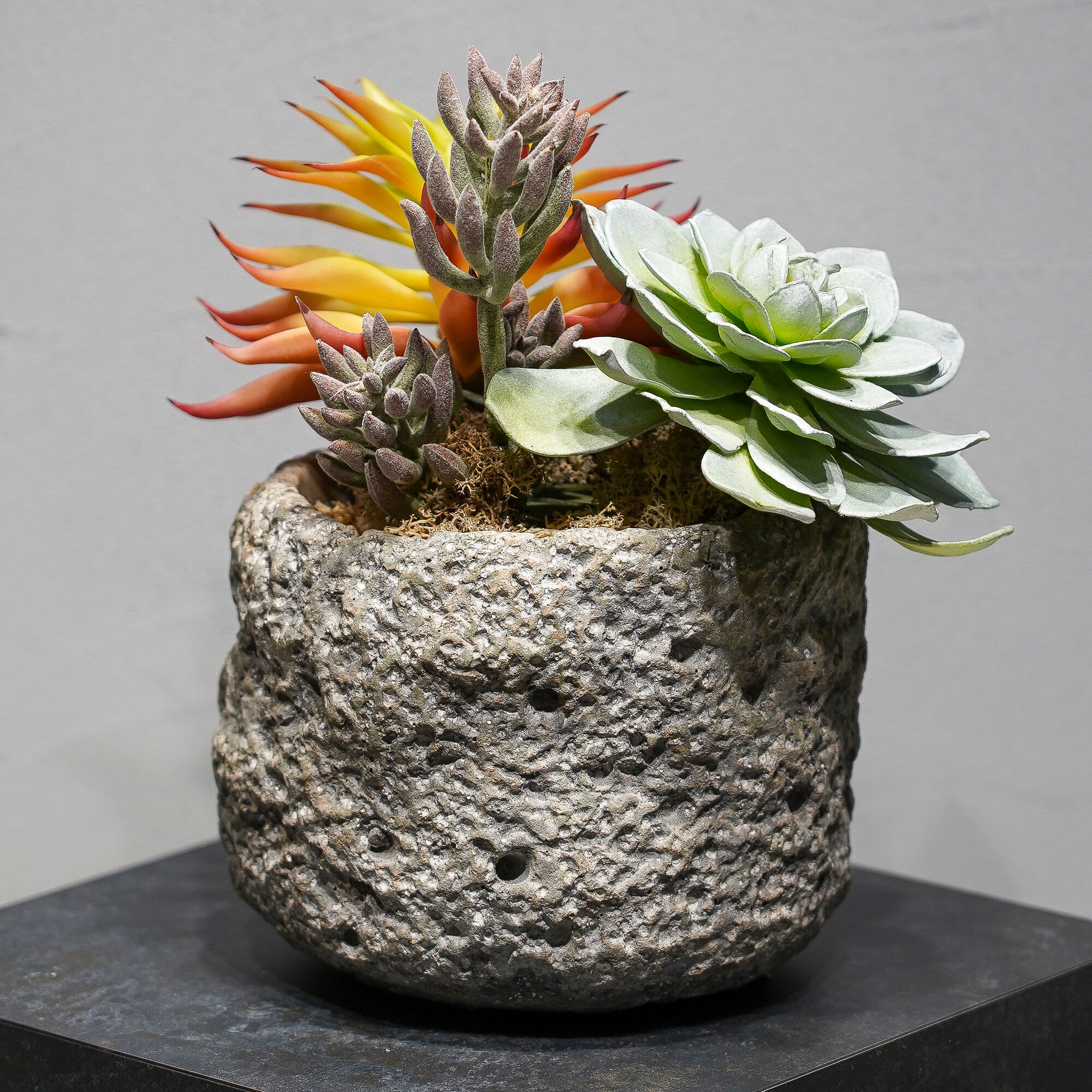 高級 造花 フェイクグリーン 多肉寄せ植え ロック風鉢（大）〈一点もの