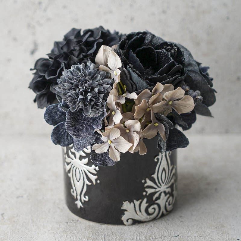 高級 造花 ブラックフラワーのシックなモノトーンアレンジメント