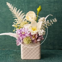 高級 造花　仏壇供花　エレガント　白陶器四角鉢 〈一点もの〉