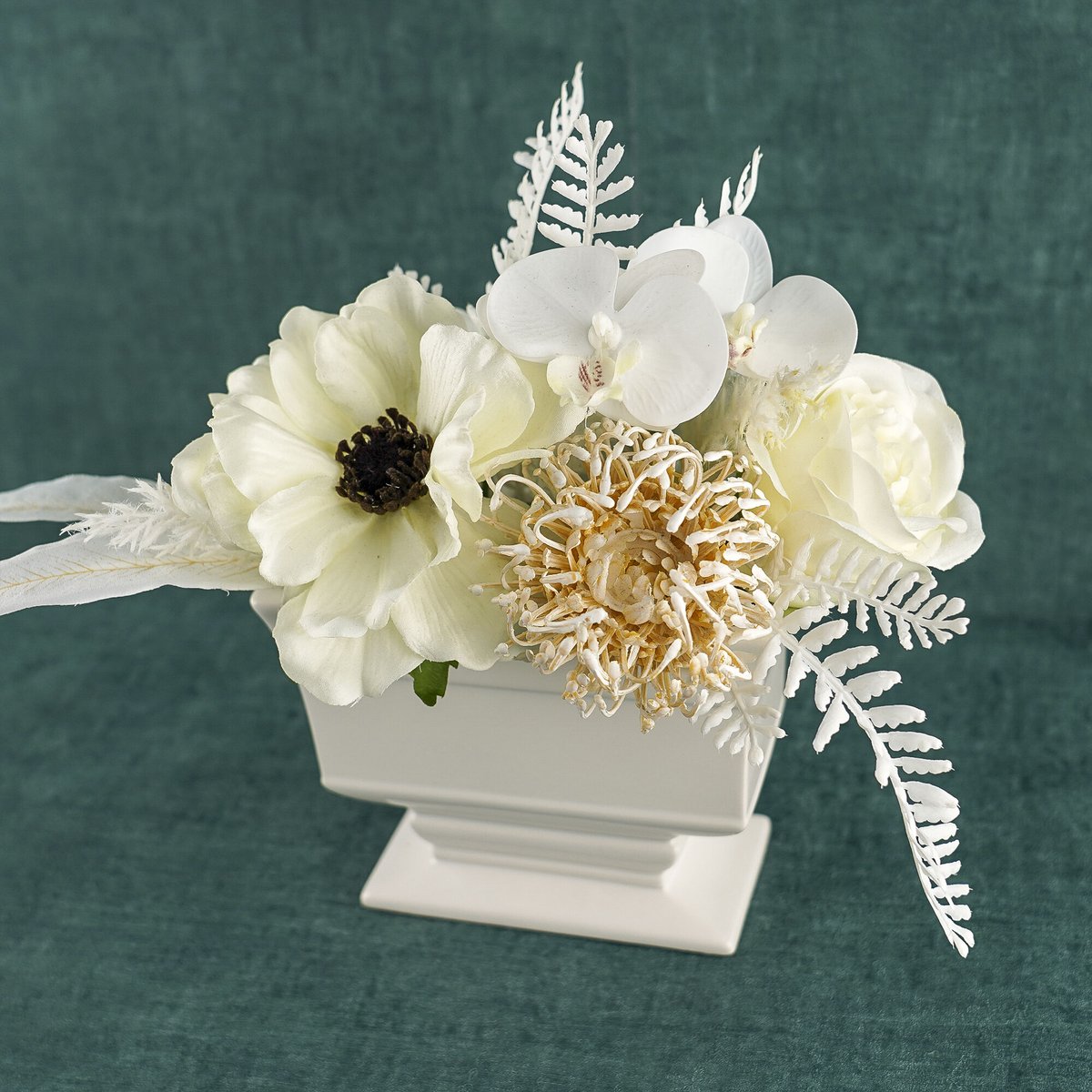 お供え花　仏花　造花アレンジ　クレマチス、アネモネ お墓・仏壇用 造花の仏花・供花】アネモネとリシアンサスの仏花