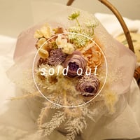 高級 造花　ブーケ　白とミュートカラーのロマンティックミニブーケ〈一点もの〉