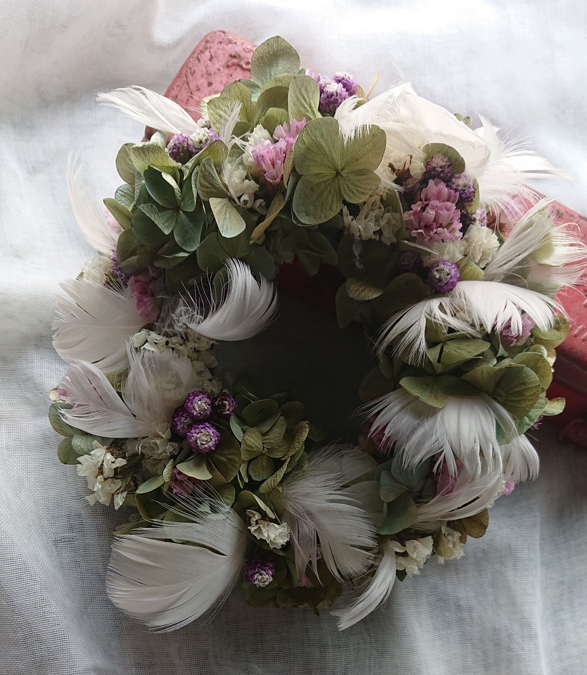 秋色紫陽花と羽根のリース | 間 MA ✳️ Antique & Flowers