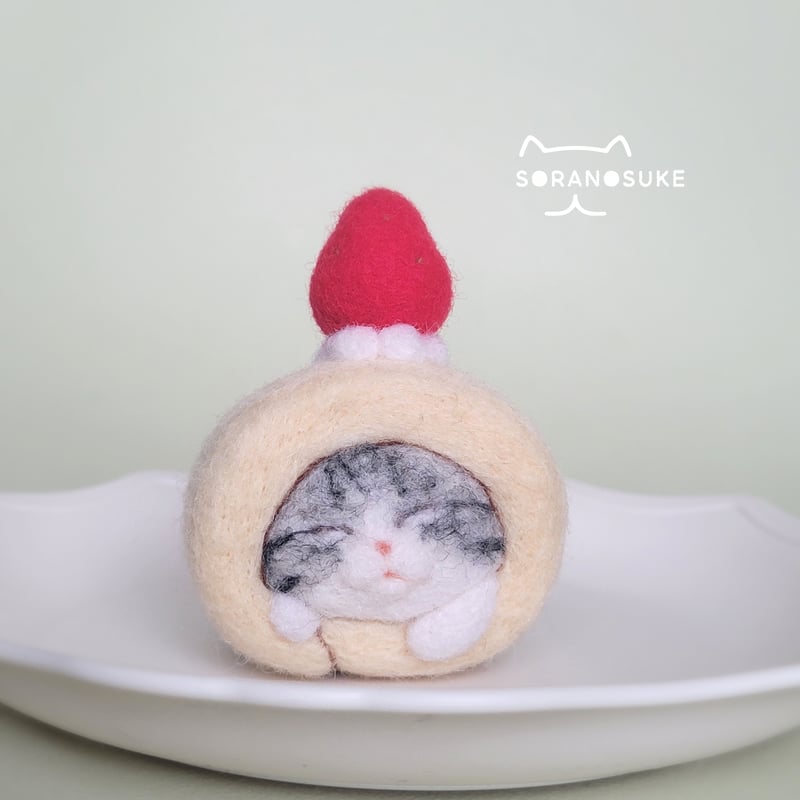 ロールケーキ豆ねこ【白猫】【サバシロ】 | SORANOSUKE online shop