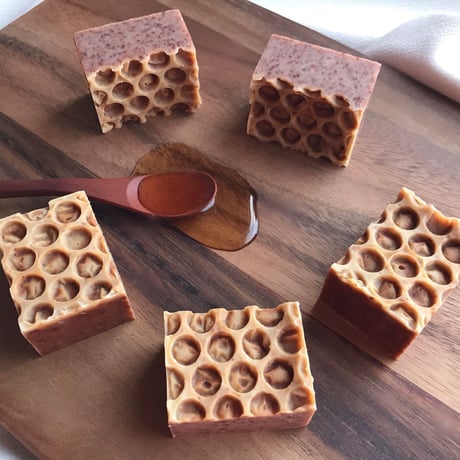 ココアバターのはちみつ石けん〈手作り石鹸〉〈コールドプロセス製法〉