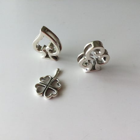 シルバーのペンダントトップ「スペード・クラブ・クローバー」