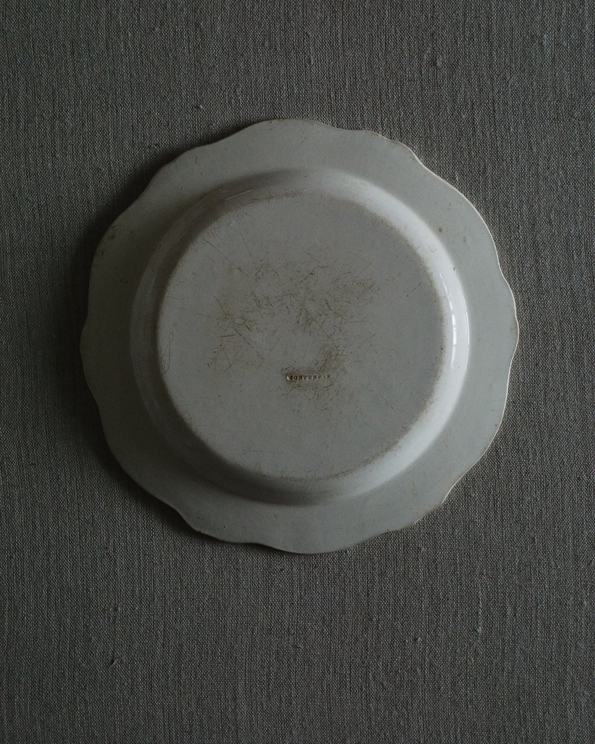 モントロー窯 1820年代 ファイアンスフィン 花リム大皿 モントロー窯 ファイアンスフィン 花リムディナー皿 AB | 1月と7