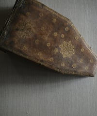 革張りの箱