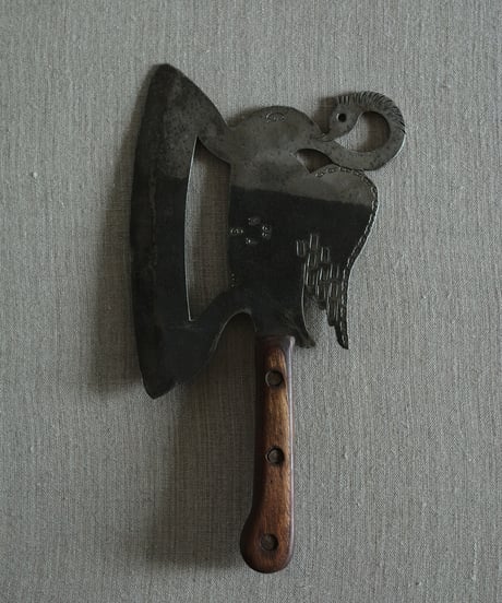 白鳥モチーフの肉切り包丁